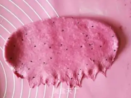Make Flamingo bread step 4