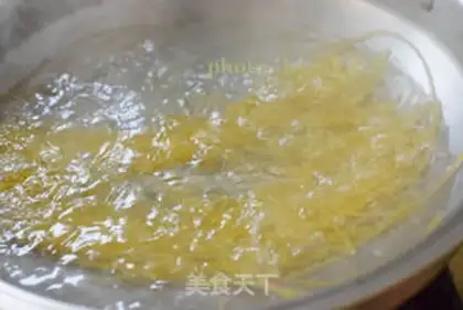 Make Quick-hand noodles step 2