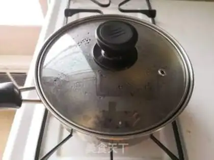 Make Pearl milk and tea freeze step 1