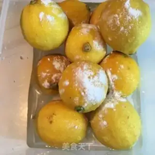 Make Homemade sugar lemonade step 1