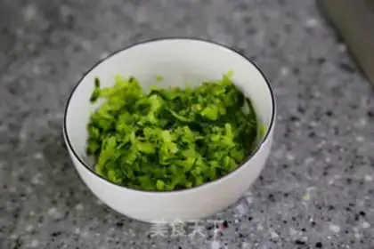 Make cucumber shrimp dumplings step 4