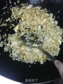 Make Squeeze eggs and rice step 7