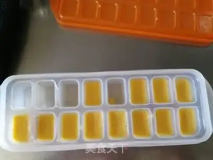 Make A yellow moon cake step 3