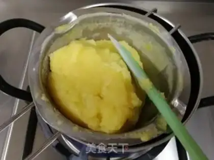 Make A yellow moon cake step 9
