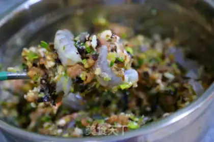Make cucumber shrimp dumplings step 18