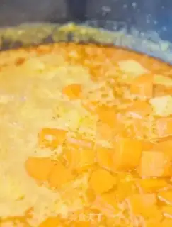 Make Thai curry shrimp step 3