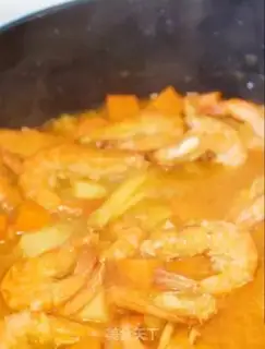 Make Thai curry shrimp step 4