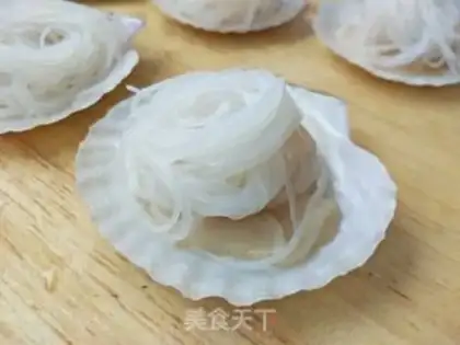 Make A fan of scallops step 5