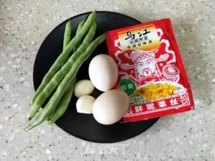 Make Squeeze fried eggs step 0