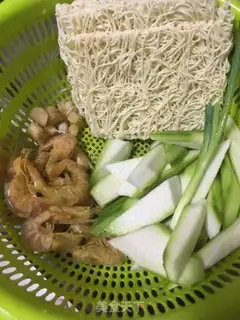 Make Fresh beef noodles step 0