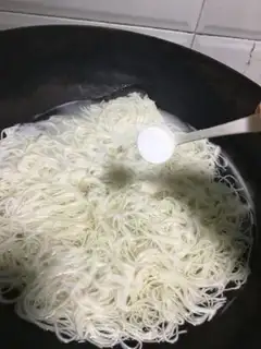 Make Fresh beef noodles step 2