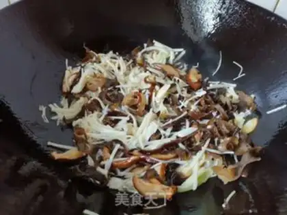 Make Spicy soup step 4