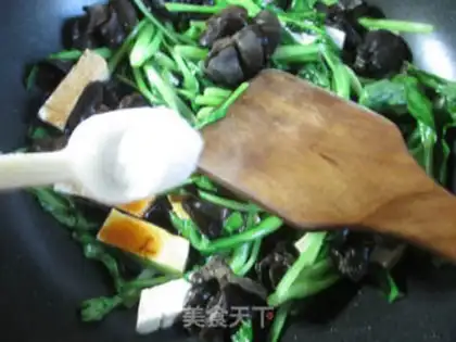 Make Blackwood, old tofu-cooked chicken step 6