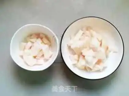 Make Peach yogurt popsicle step 1
