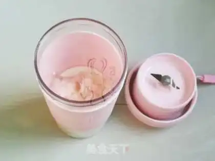 Make Peach yogurt popsicle step 2