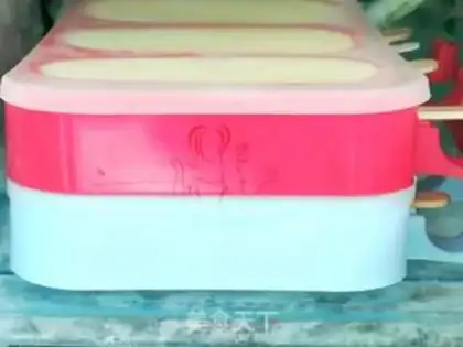 Make Peach yogurt popsicle step 8