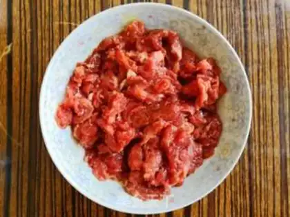 Make Onion beef step 1
