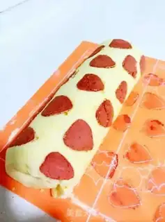 Make Strawberry roll step 18