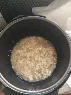 Make Green bean lily rice congee step 1