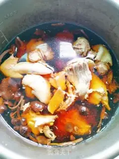 Make Tea mushroom hen soup step 2