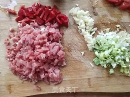Make Meat sauce and cheese step 0