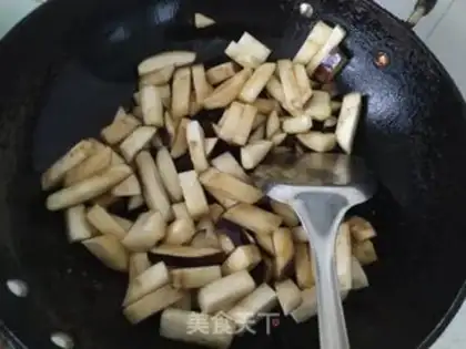 Make Meat sauce and cheese step 1