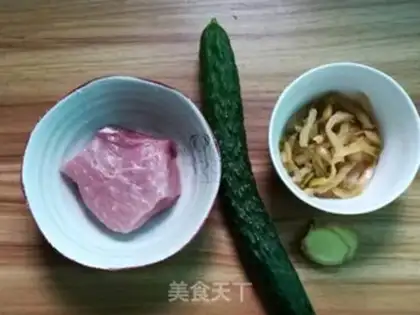 Make The cucumber cucumber soup step 0