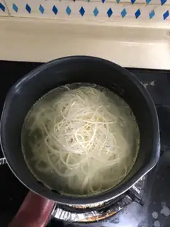 Make The mussels and Deokyang step 1