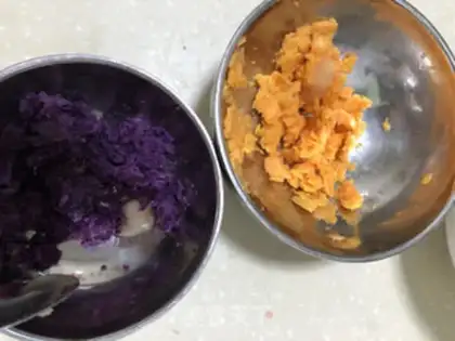 Make Two-coloured bees and potatoes step 2