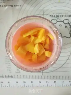 Make Mango Bacon Sydney Juice step 3