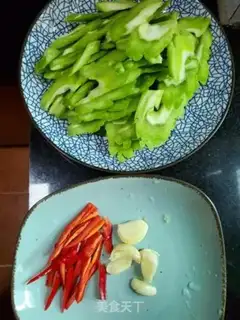 Make Forbidden guacamole step 1