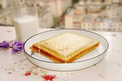 Make Ham fruit sandwich step 8