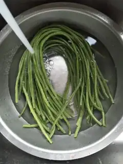 Make Salted egg yogurt with beans step 1