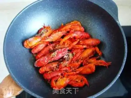 Make Spicy crawfish step 2