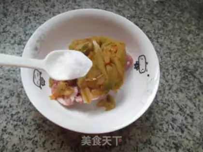 Make Squeeze the raisin and steam the melon step 2