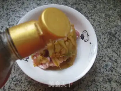 Make Squeeze the raisin and steam the melon step 3