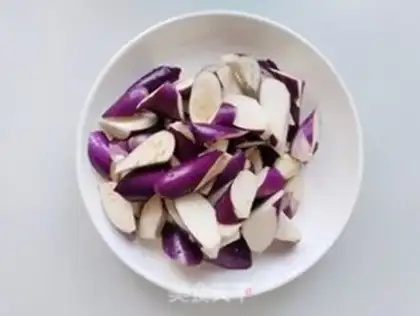 Make Meat and eggplant step 1