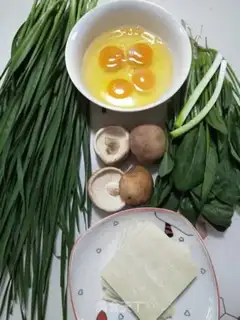 Make Eggs and pickles step 0