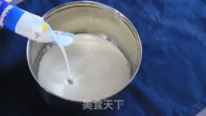 Make Homemade fruit and sour milk step 1