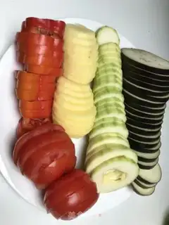 Make Roasted beef vegetable pie step 1