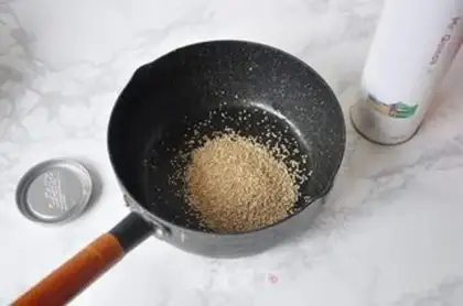 Make Quinoa curry salad step 1
