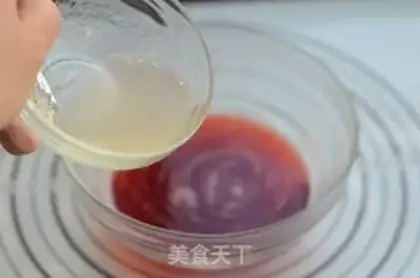Make Rose strawberry jelly step 5