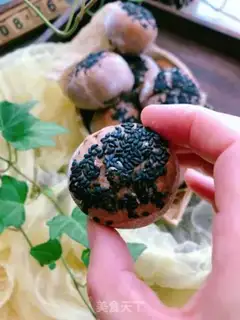Make Black wheat sesame cake step 16