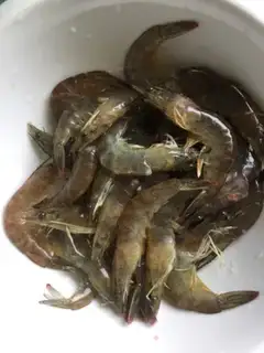 Make Spicy shrimp step 0