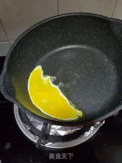 Make Meat and eggs fried rice powder step 1