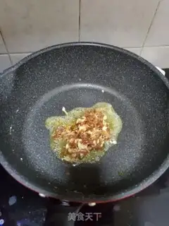 Make Meat and eggs fried rice powder step 2