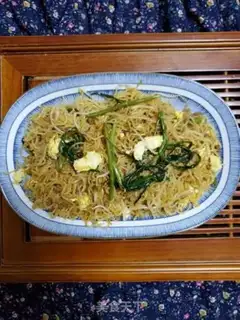 Make Meat and eggs fried rice powder step 6