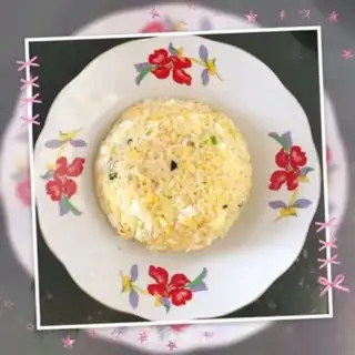 Make Pineapple fried egg rice step 4