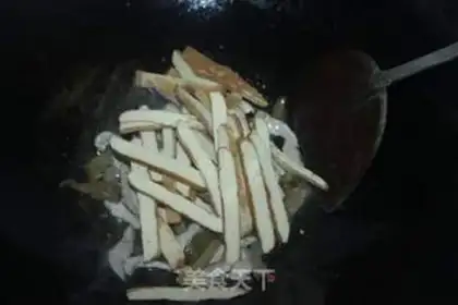 Make Squeeze the bean with fried meat step 2