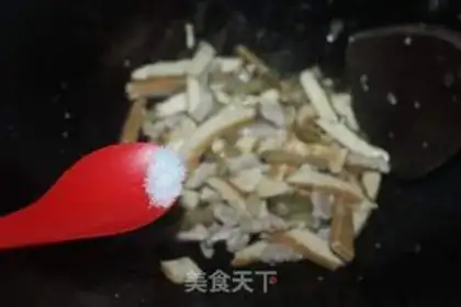 Make Squeeze the bean with fried meat step 5